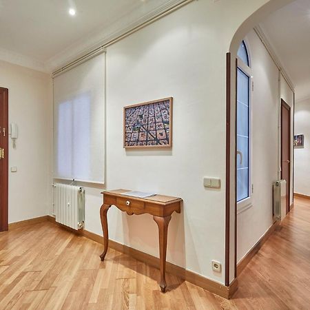 Sagrada Familia - Gaudi Apartment Barcelona Bagian luar foto
