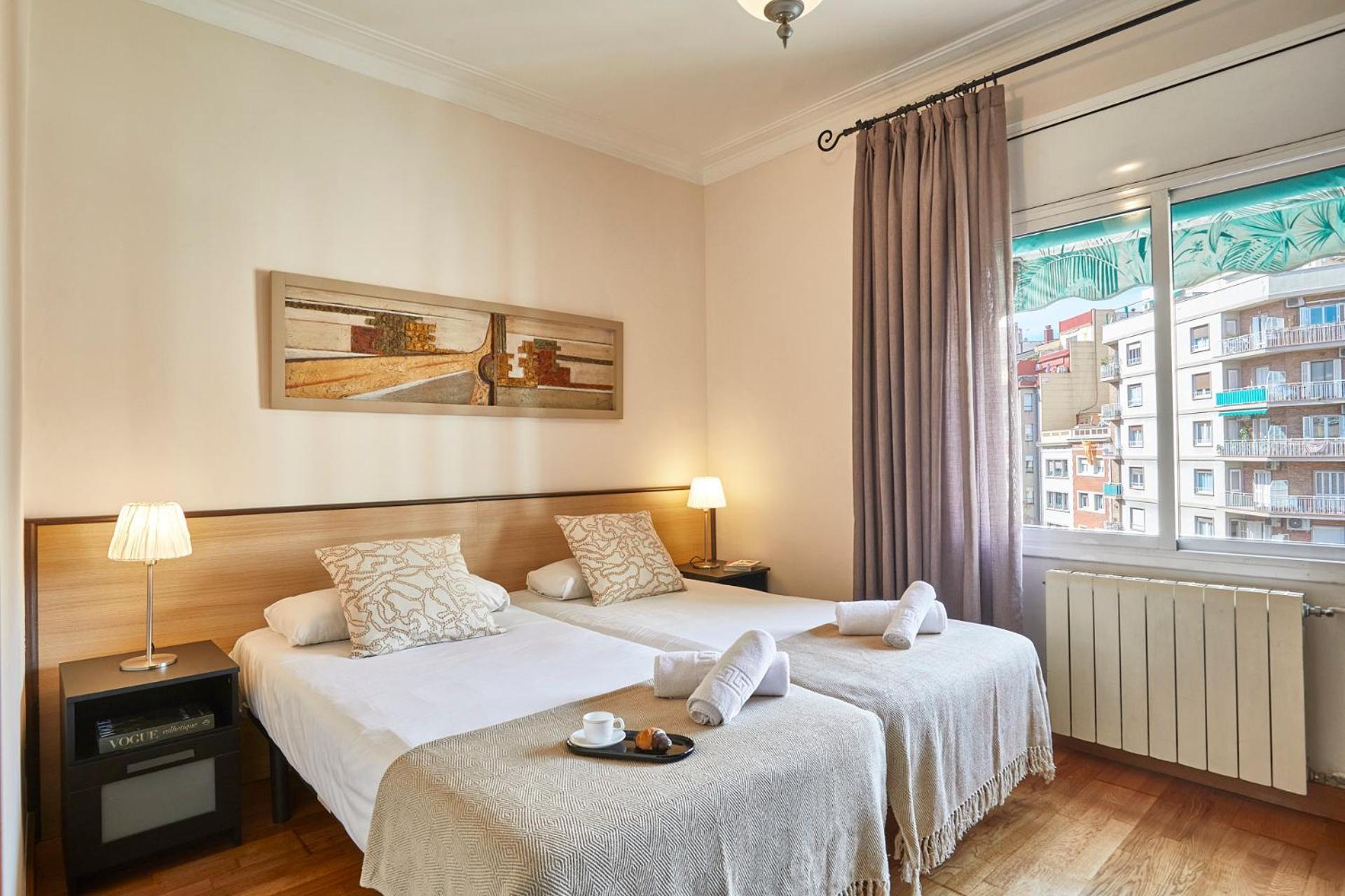 Sagrada Familia - Gaudi Apartment Barcelona Bagian luar foto
